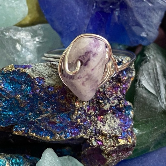 2/$10 Unique Amethyst wire wrapped ring - Picture 1 of 3